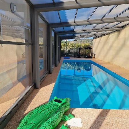 Chambres d'hôtes B&B La Bergeronnette avec piscine couverte chauffée Bizanet Extérieur photo
