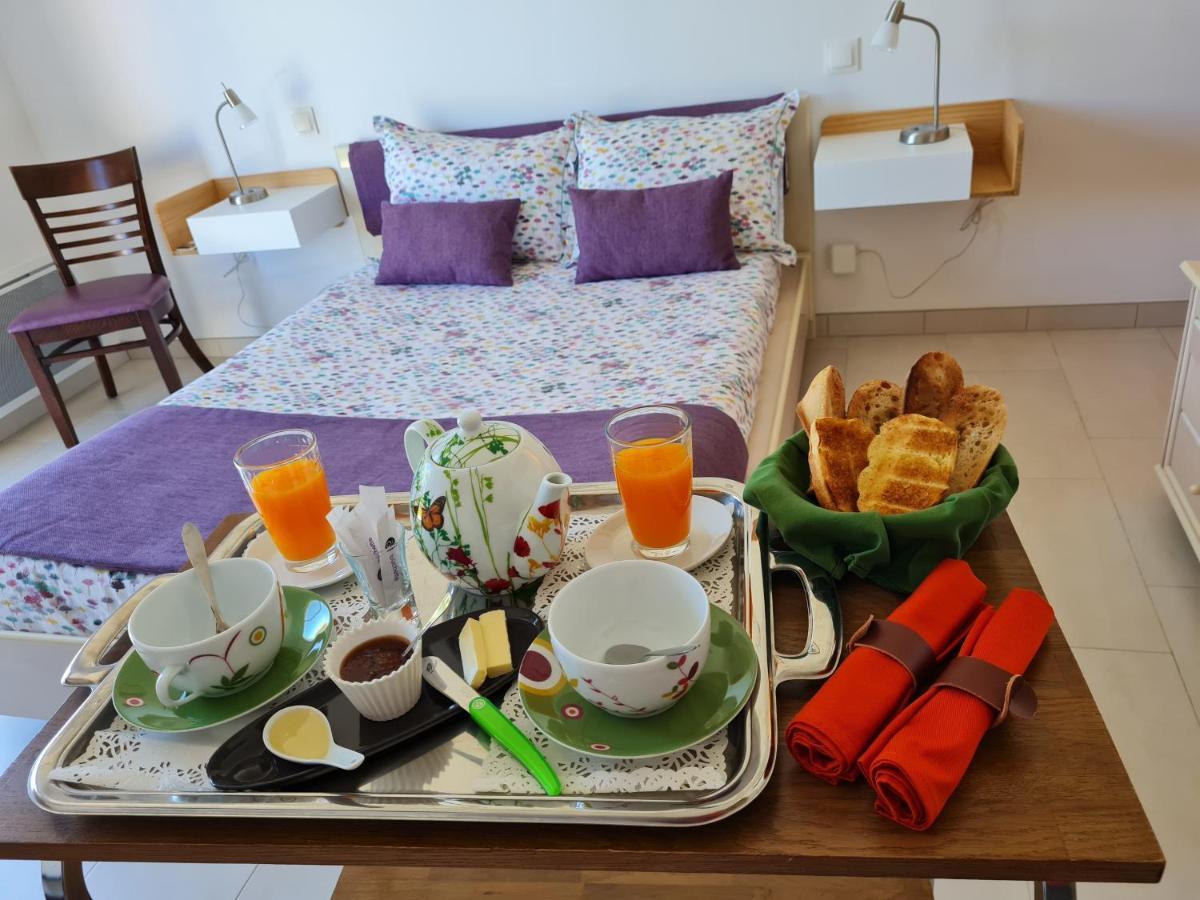 Chambres d'hôtes B&B La Bergeronnette avec piscine couverte chauffée Bizanet Extérieur photo