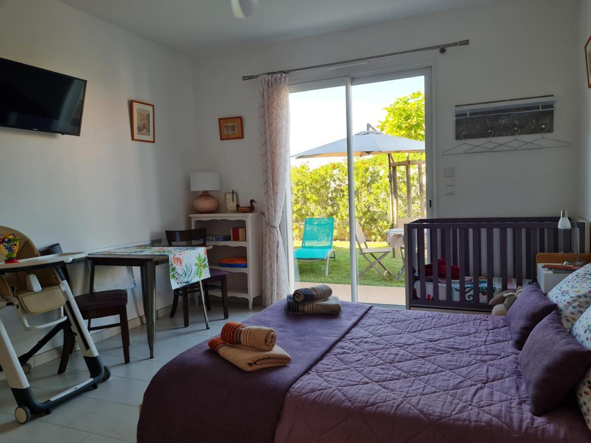 Chambres d'hôtes B&B La Bergeronnette avec piscine couverte chauffée Bizanet Extérieur photo