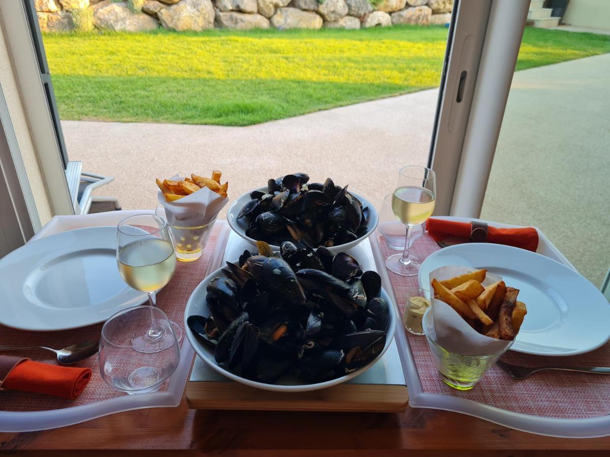 Chambres d'hôtes B&B La Bergeronnette avec piscine couverte chauffée Bizanet Extérieur photo