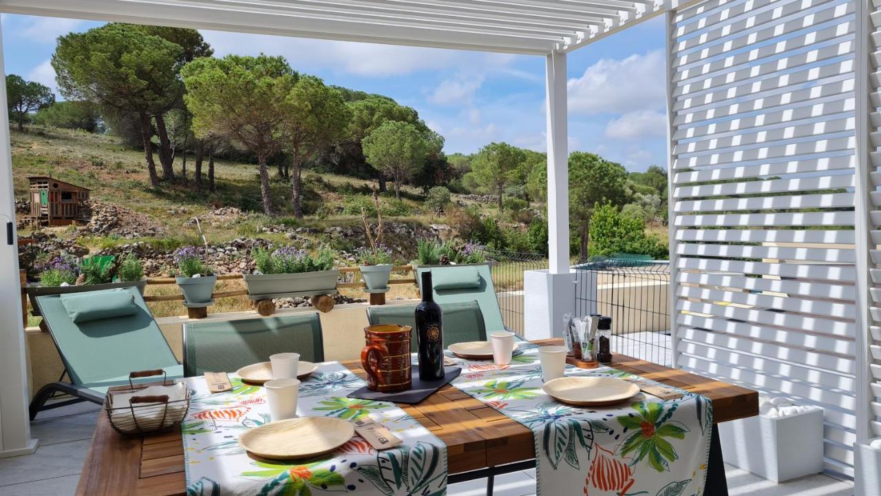 Chambres d'hôtes B&B La Bergeronnette avec piscine couverte chauffée Bizanet Extérieur photo