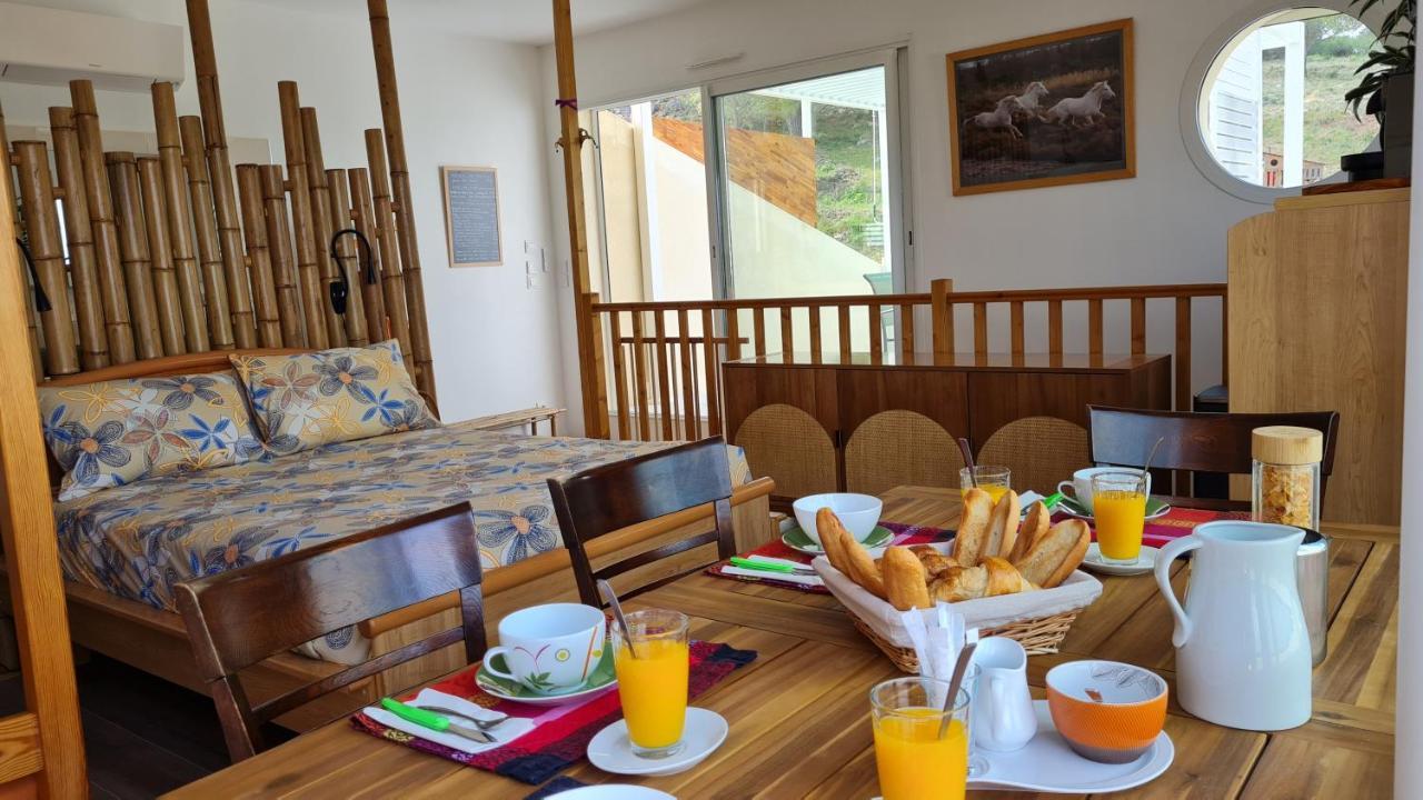 Chambres d'hôtes B&B La Bergeronnette avec piscine couverte chauffée Bizanet Extérieur photo