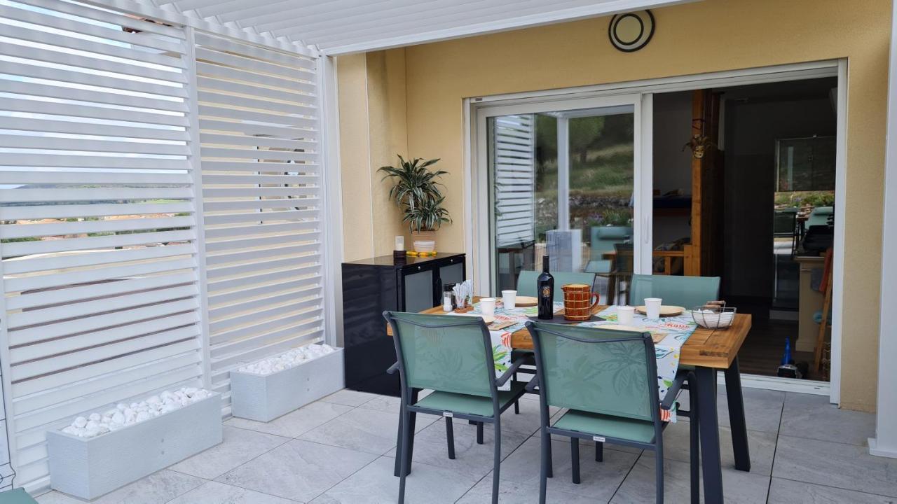 Chambres d'hôtes B&B La Bergeronnette avec piscine couverte chauffée Bizanet Extérieur photo